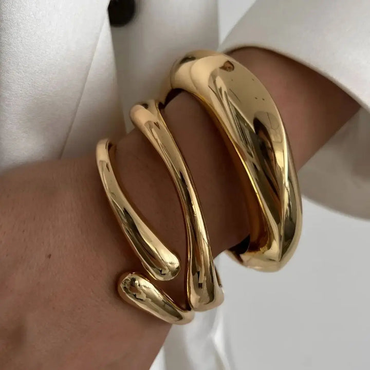 Ciara | Geometrisches Manschettenarmband aus Metall