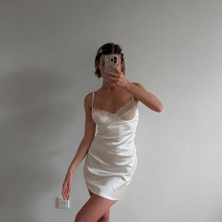 Amelia's™ | Elegantes Nachtgewand – Feminin & Stilvoll