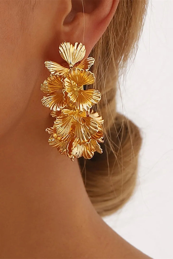 Hadley | C-förmige Ohrringe mit Blumendesign